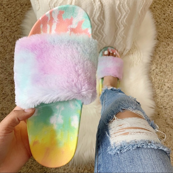 Shoes - Momo Slides- in Multi-Color
